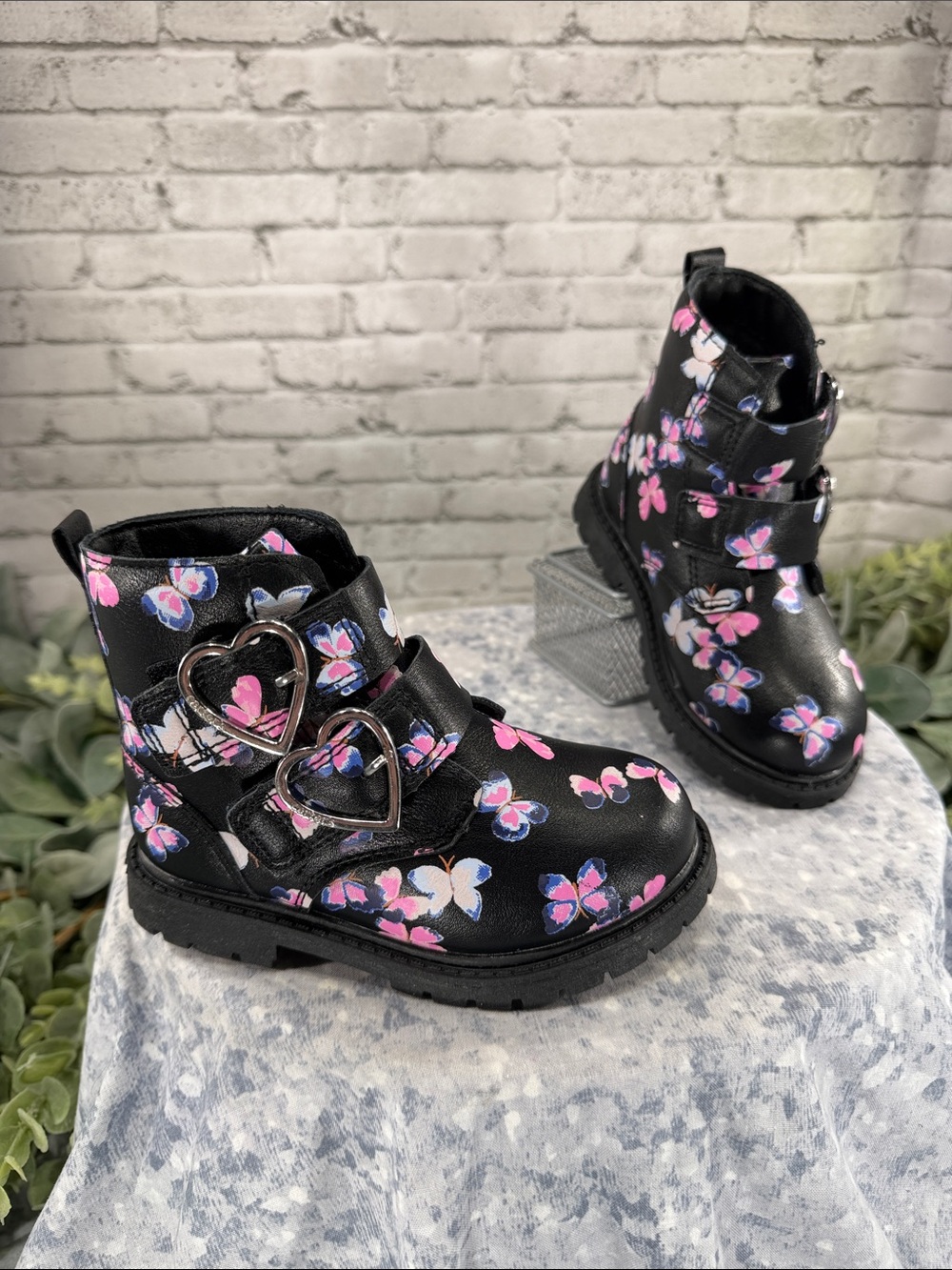 CARTER’S “Clary” Black Double-Strap Butterfly Print Combat Boots Girls 8M 🖤 NWT